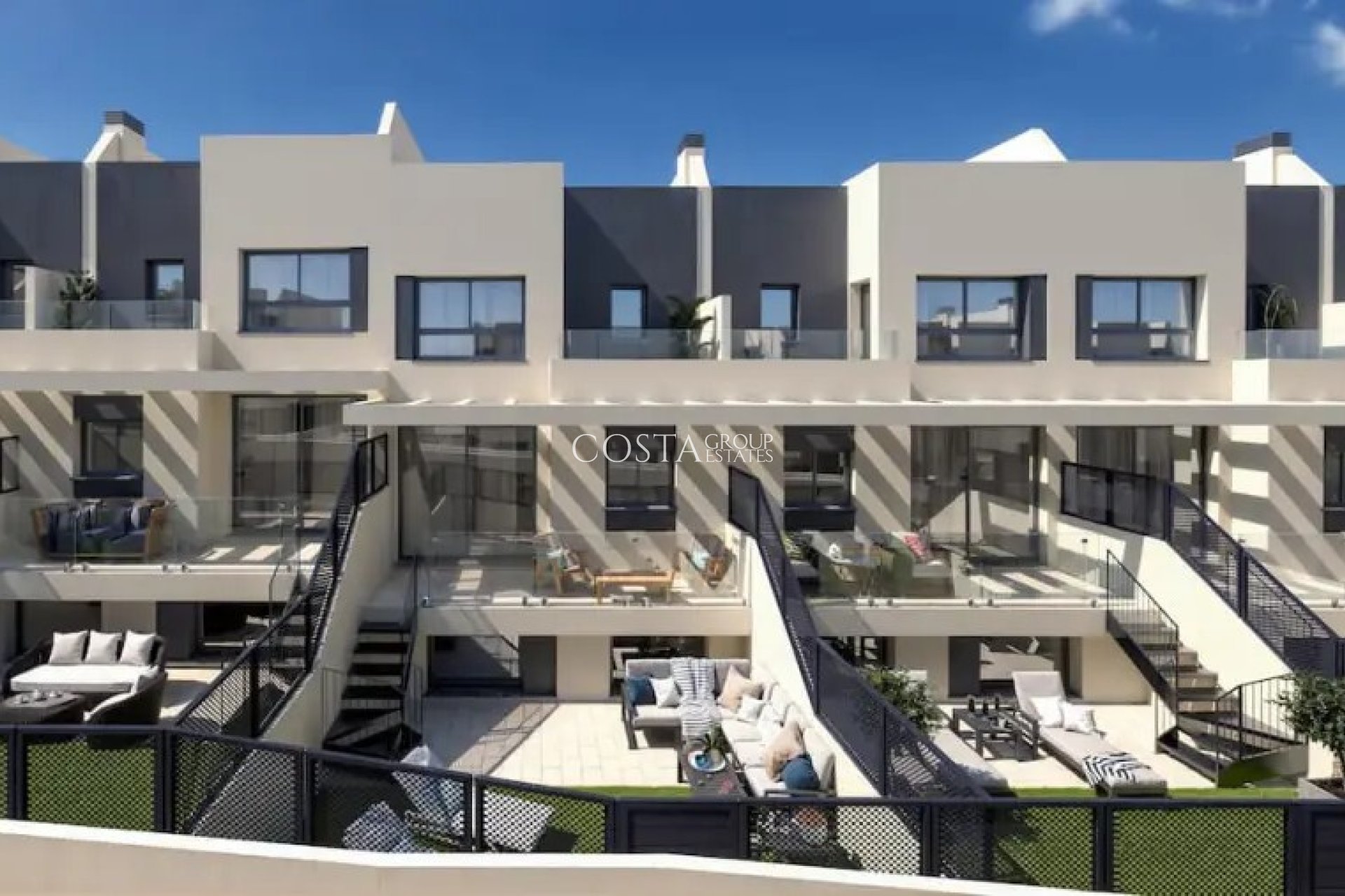 Nowy budynek - Willa -
Fuengirola