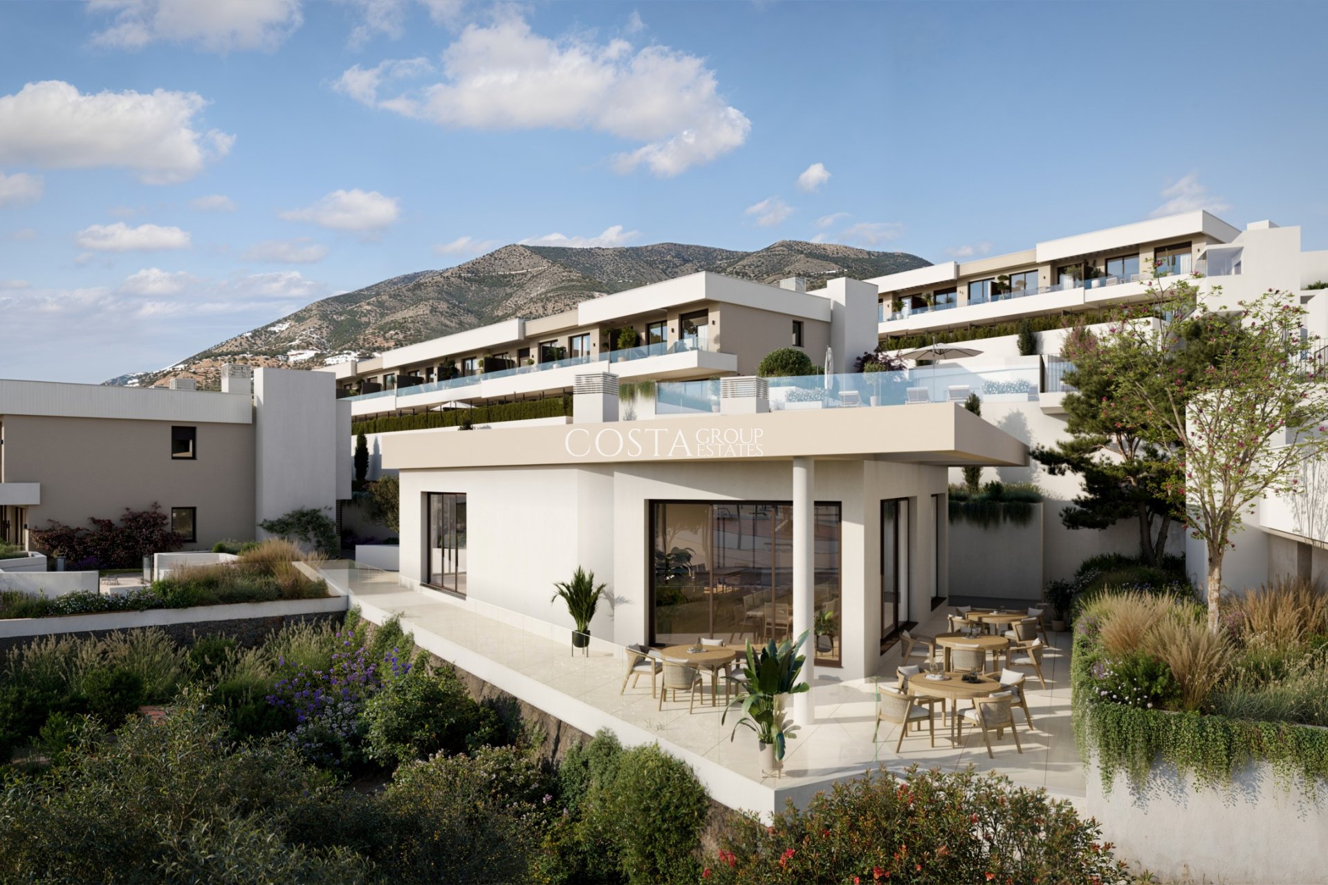 Nowy budynek - Willa -
Fuengirola