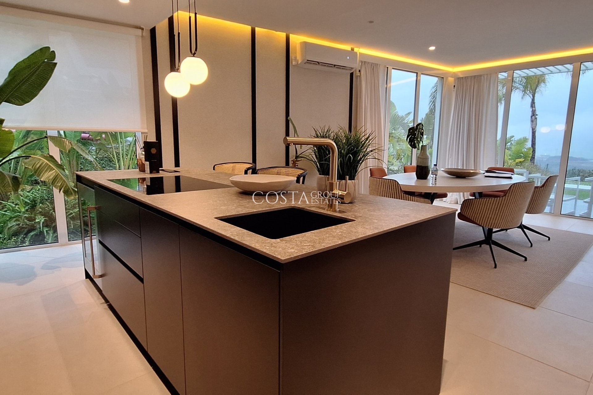 Nowy budynek - Willa -
La Cala de Mijas