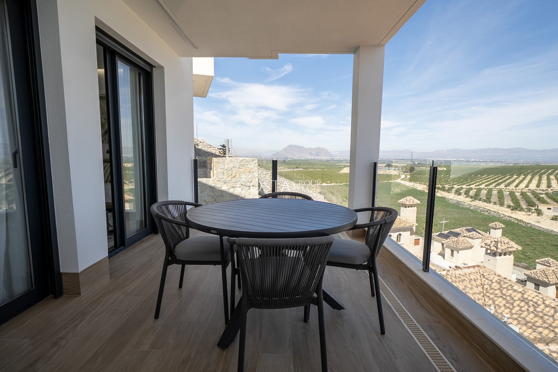 Nowy budynek - Willa -
La Finca Golf