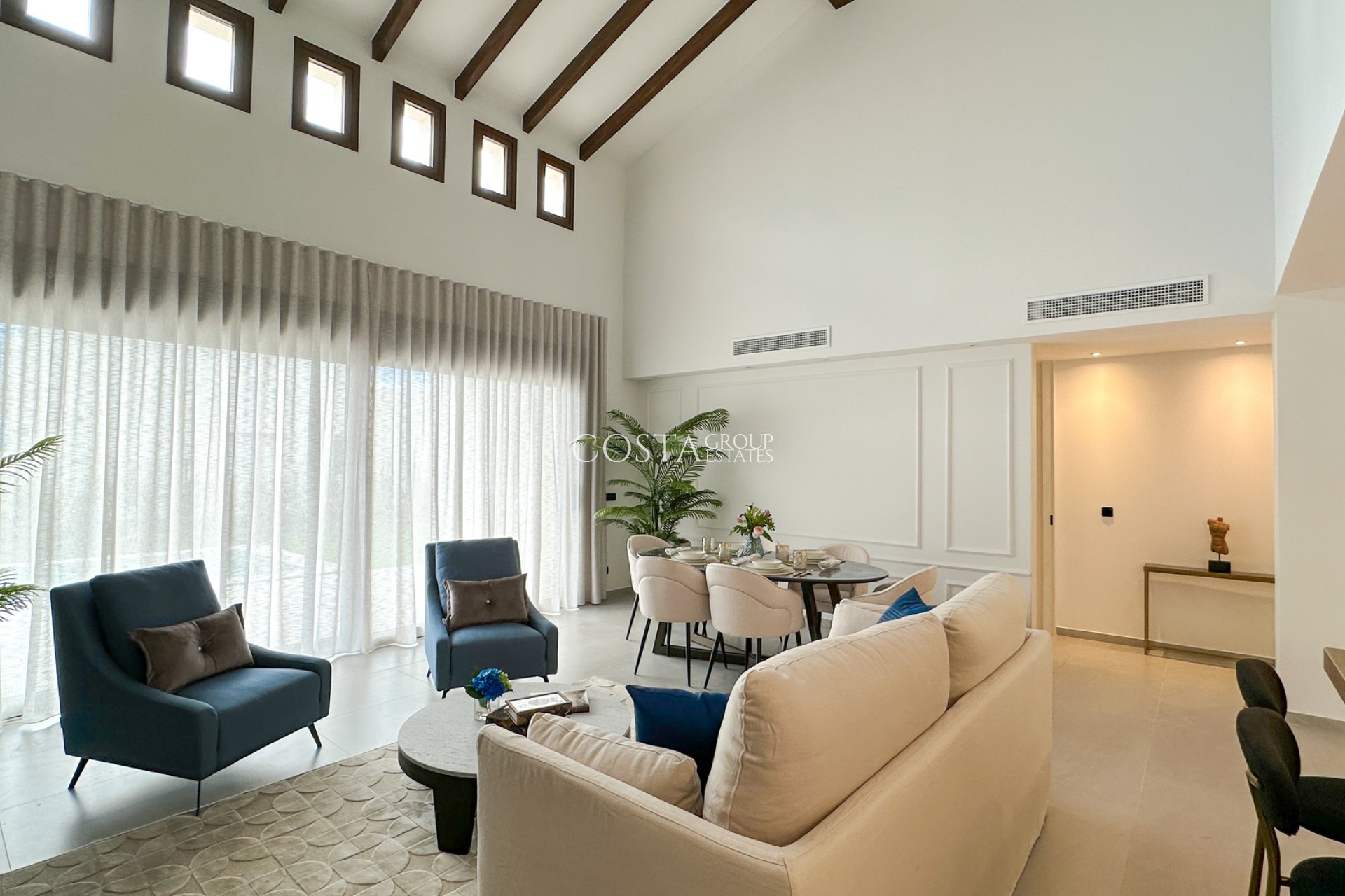 Nowy budynek - Willa -
La Finca Golf