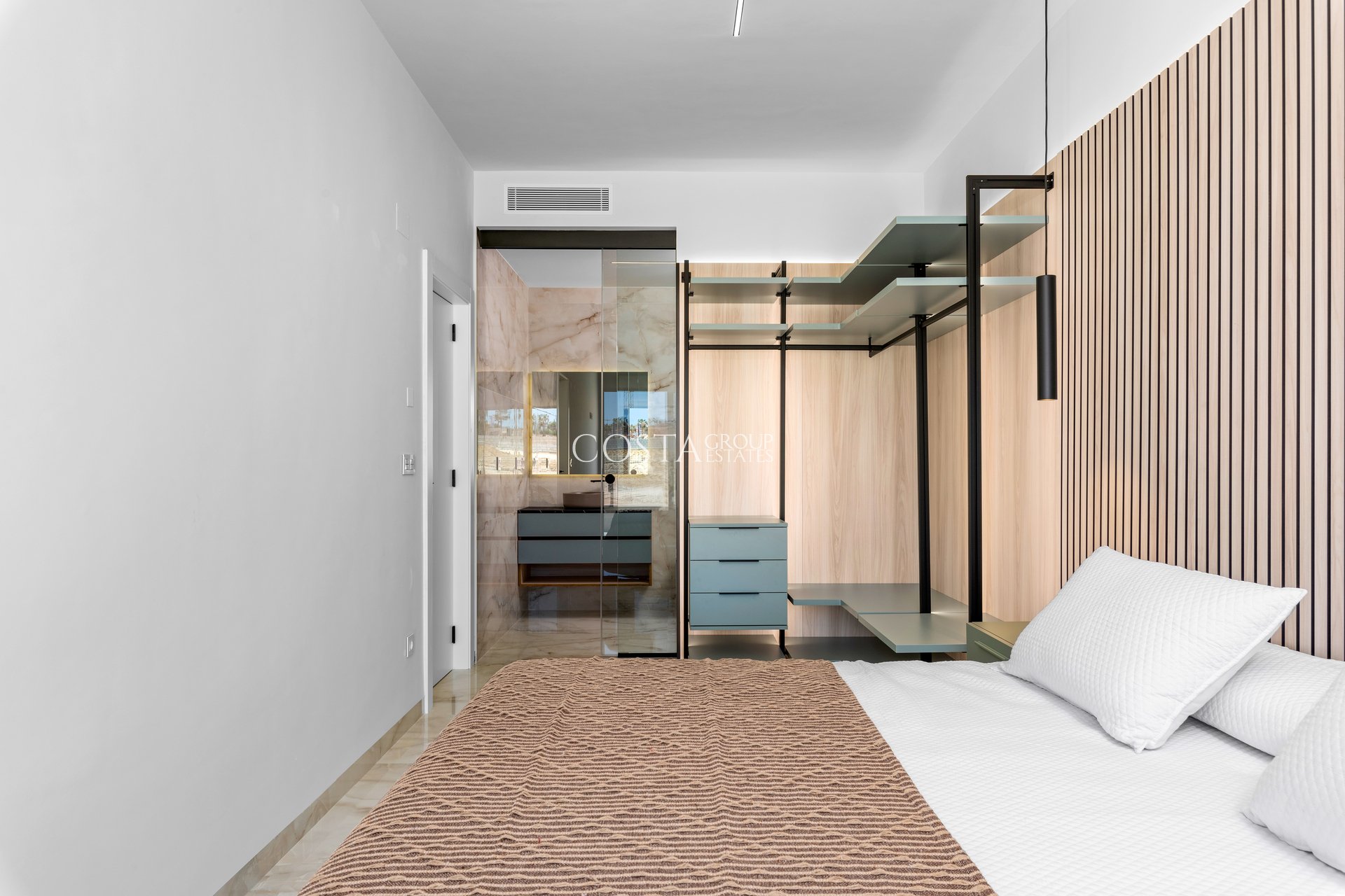 Nowy budynek - Willa -
La Finca Golf