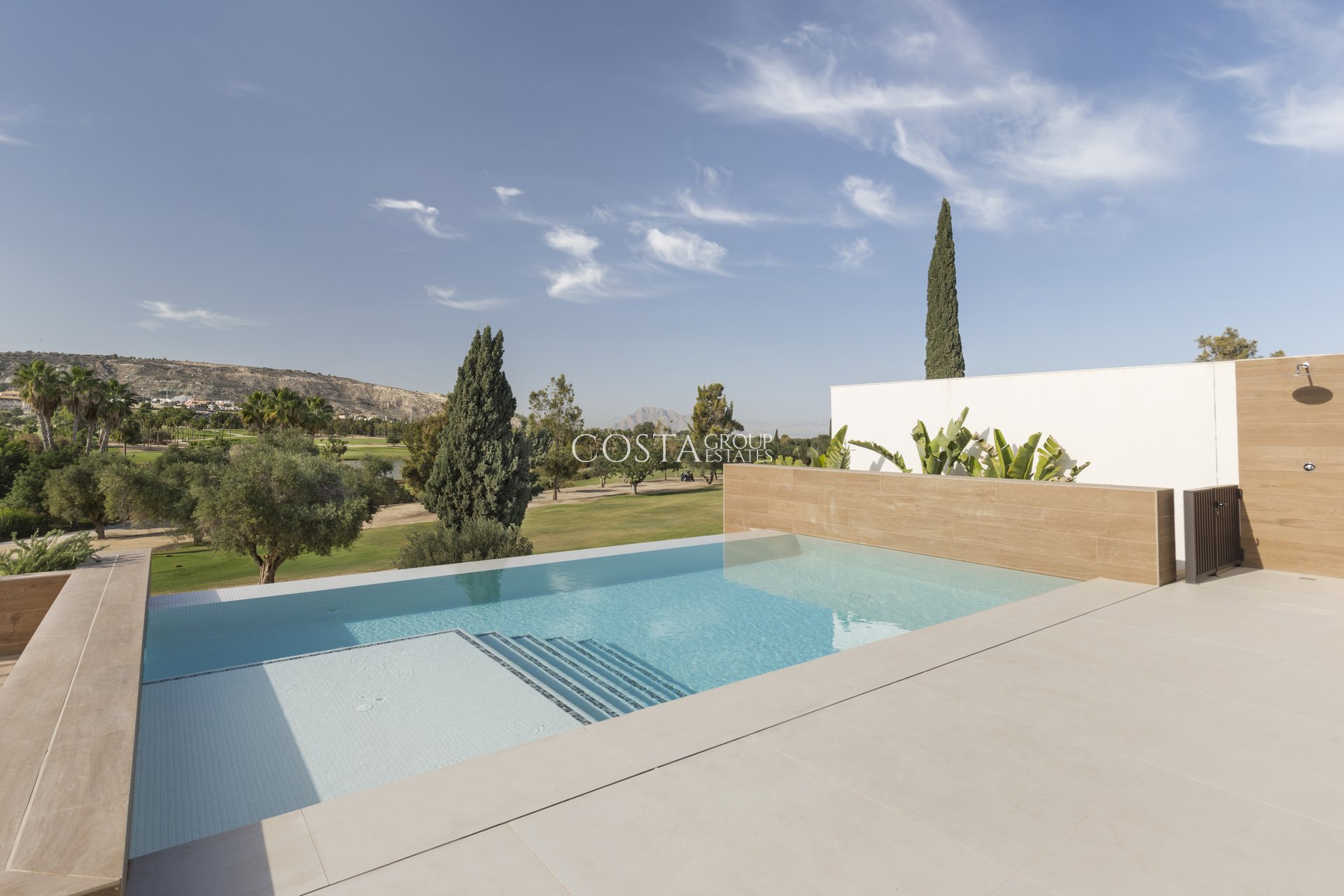Nowy budynek - Willa -
La Finca Golf
