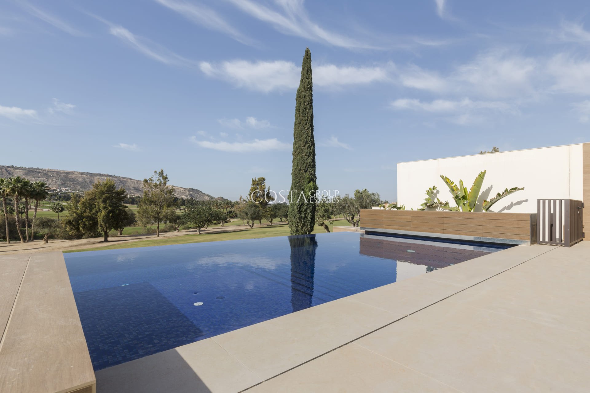 Nowy budynek - Willa -
La Finca Golf