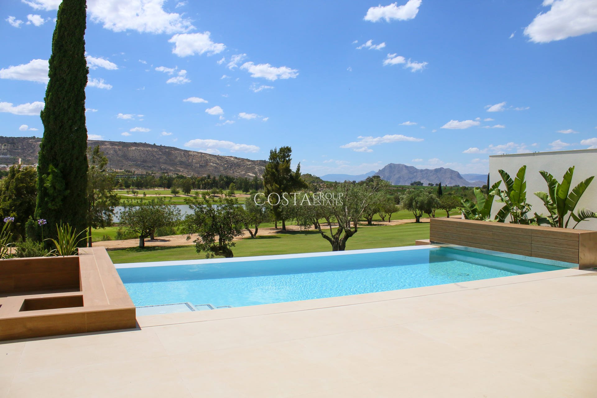 Nowy budynek - Willa -
La Finca Golf