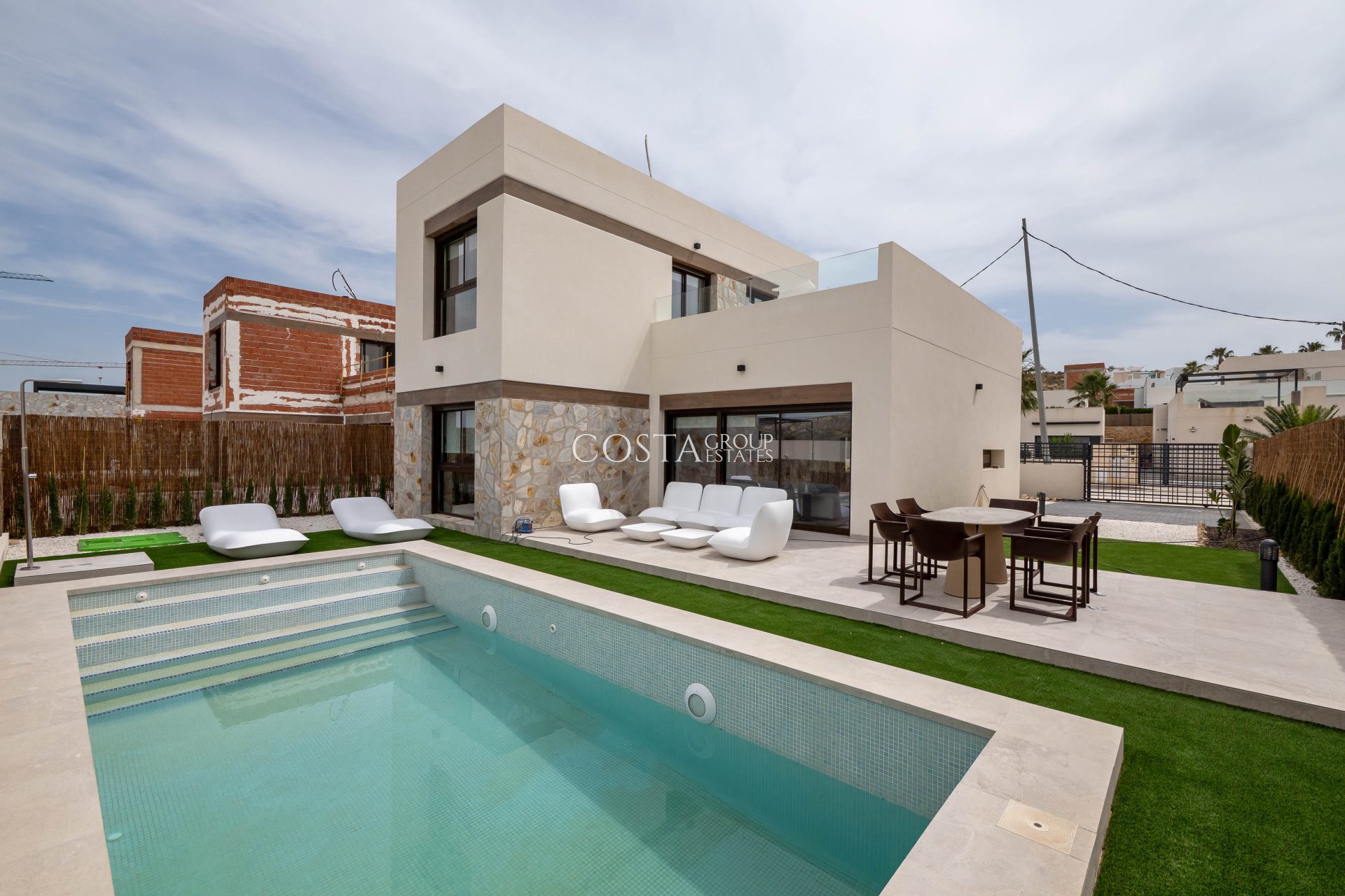 Nowy budynek - Willa -
La Finca Golf