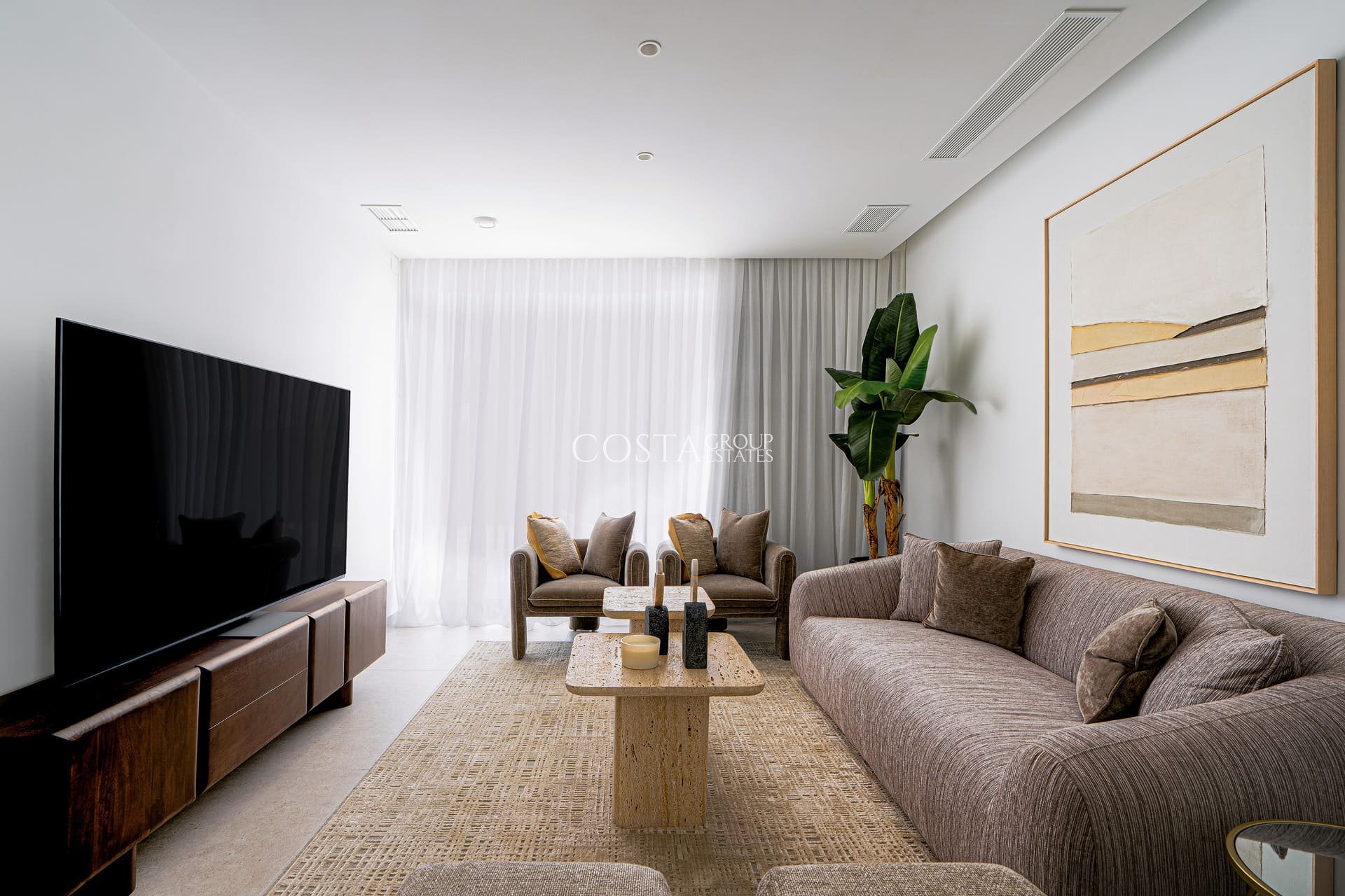 Nowy budynek - Willa -
La Nucía