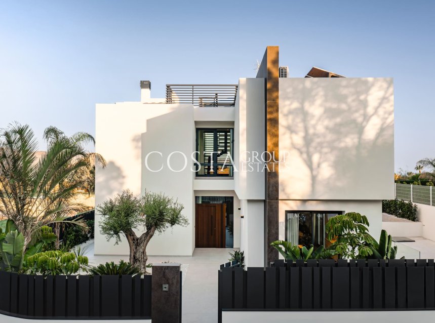 Nowy budynek - Willa -
La Nucía