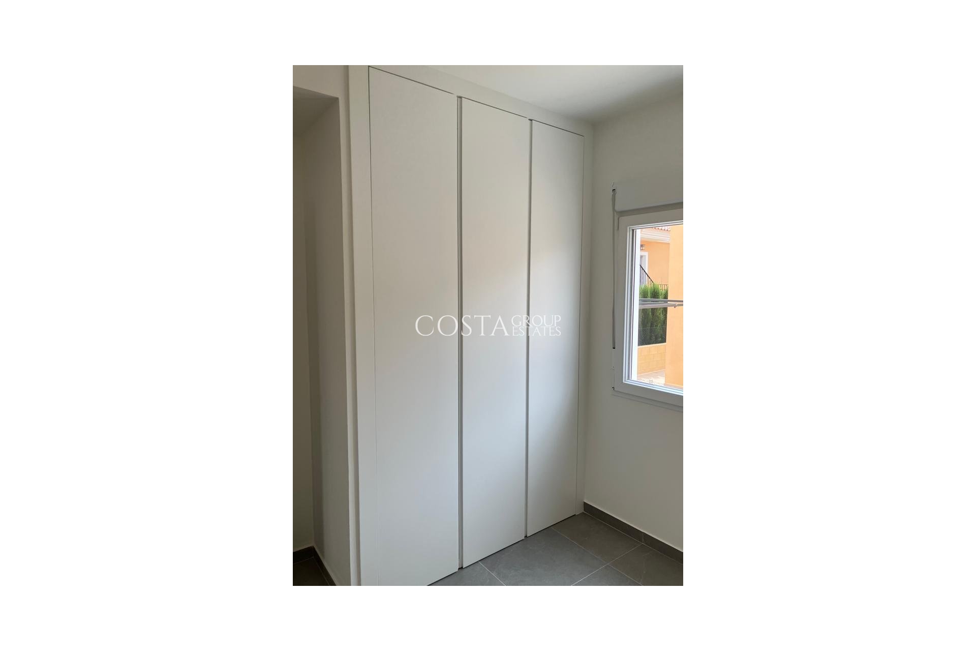 Nowy budynek - Willa -
La Romana