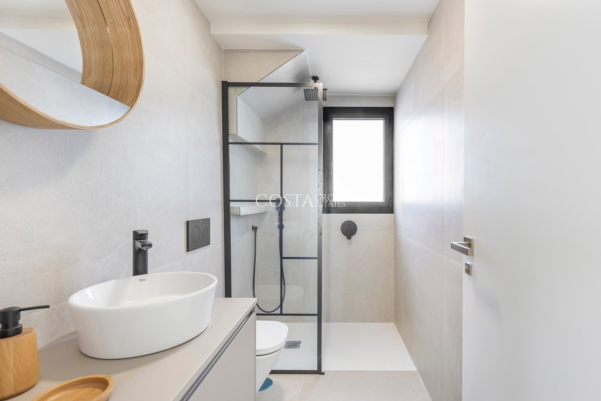 Nowy budynek - Willa -
Los Alcazares - Los Alcázares