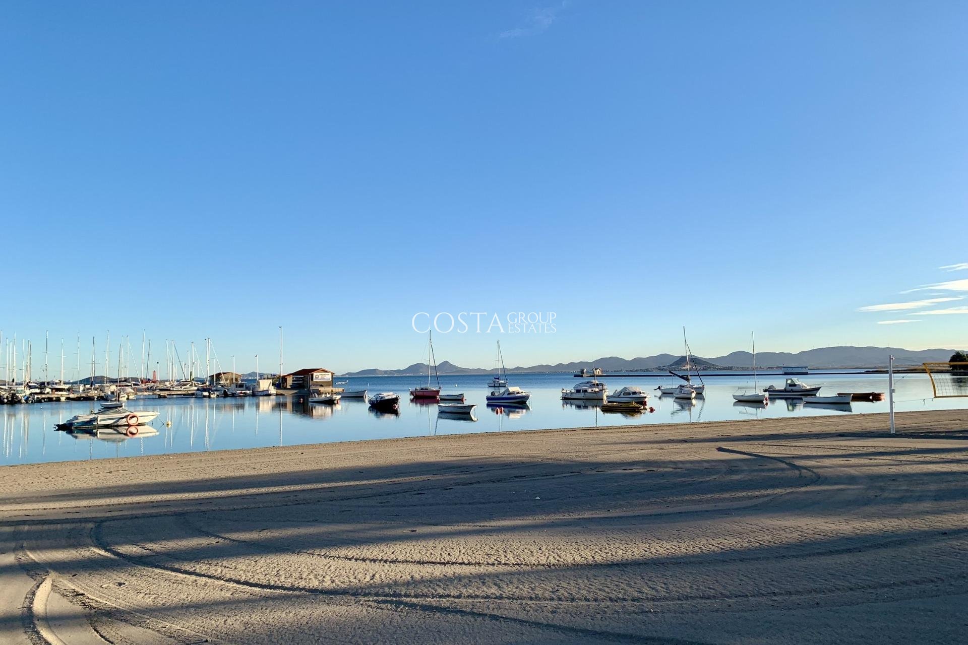 Nowy budynek - Willa -
Los Alcazares - Playa la Atascadera
