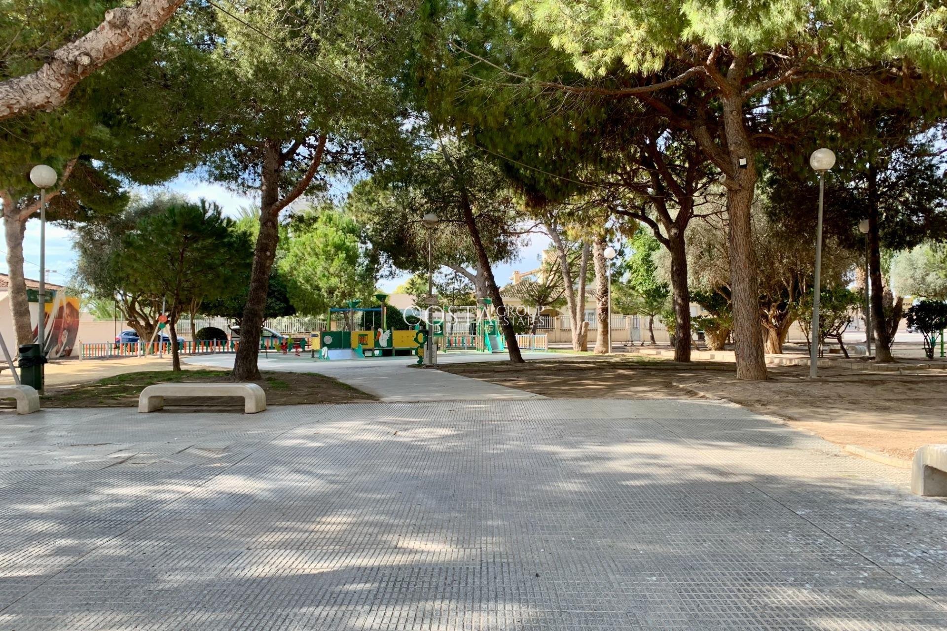 Nowy budynek - Willa -
Los Alcazares - Torre del Rame