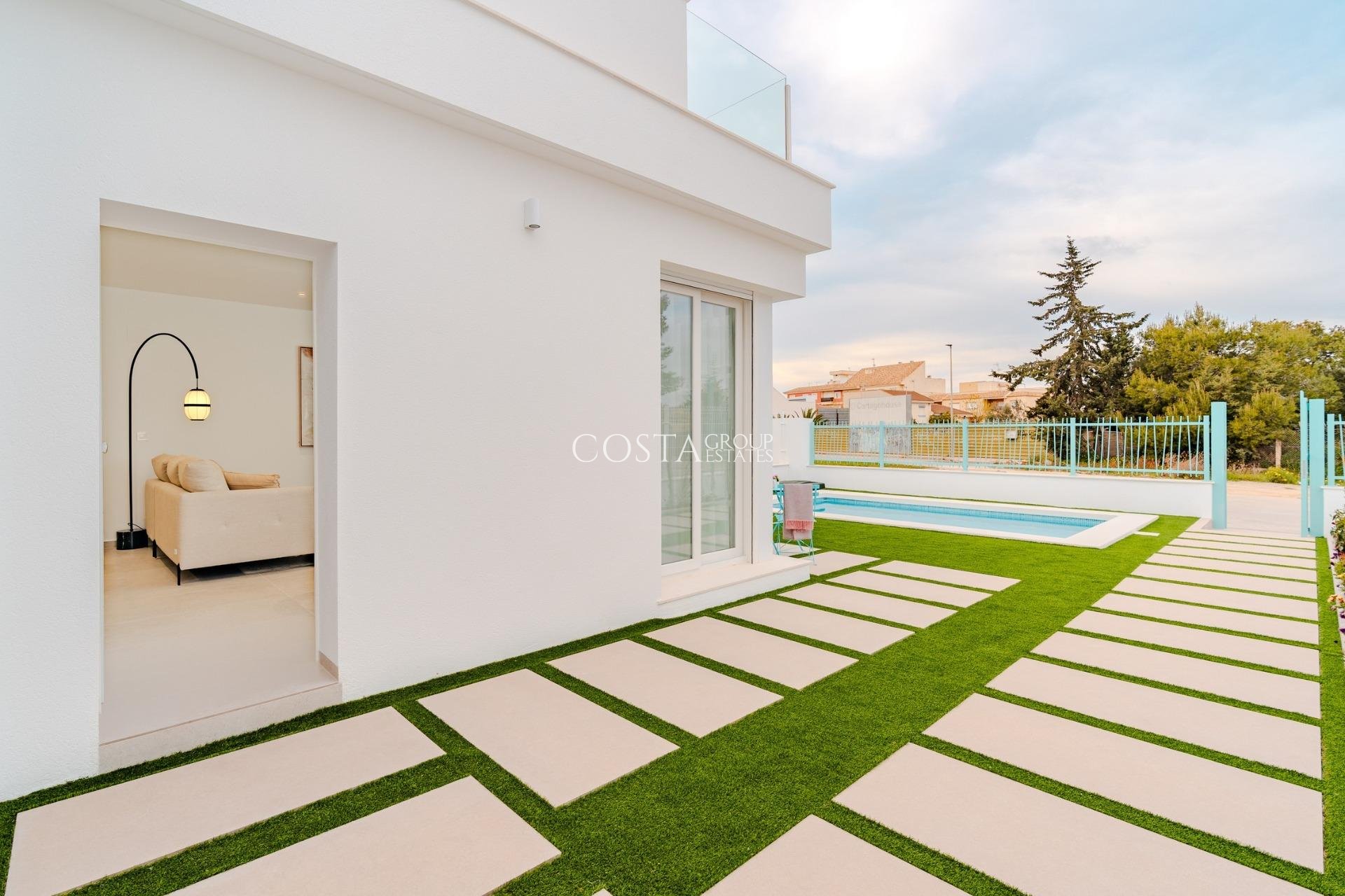 Nowy budynek - Willa -
Los Alcazares - Torre del Rame