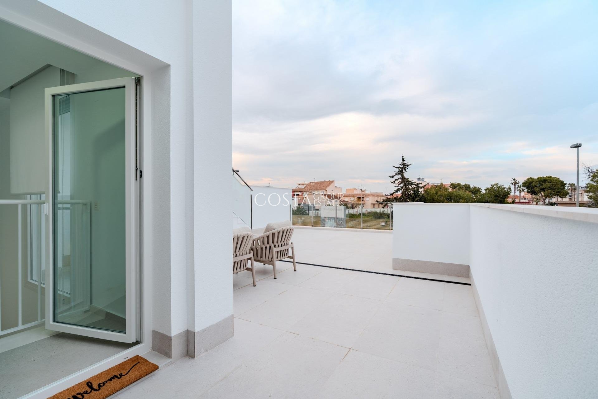 Nowy budynek - Willa -
Los Alcazares - Torre del Rame