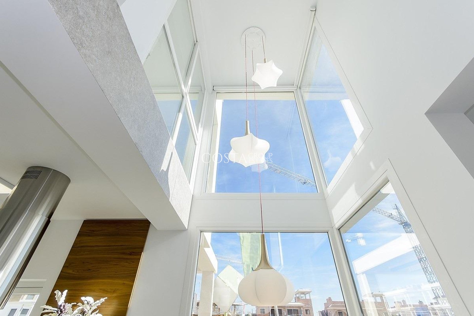 Nowy budynek - Willa -
Los Montesinos - La Herrada