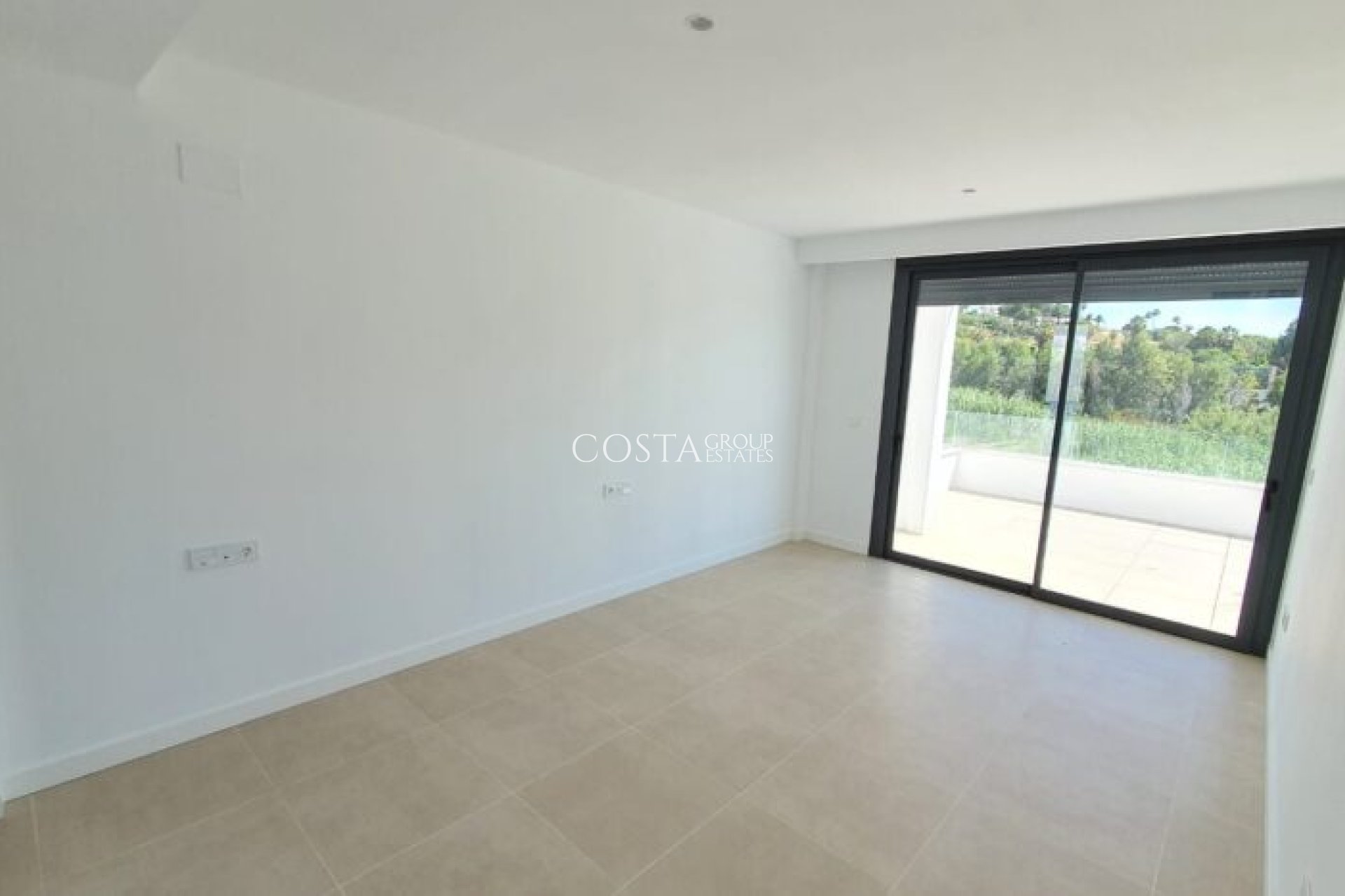 Nowy budynek - Willa -
Manilva