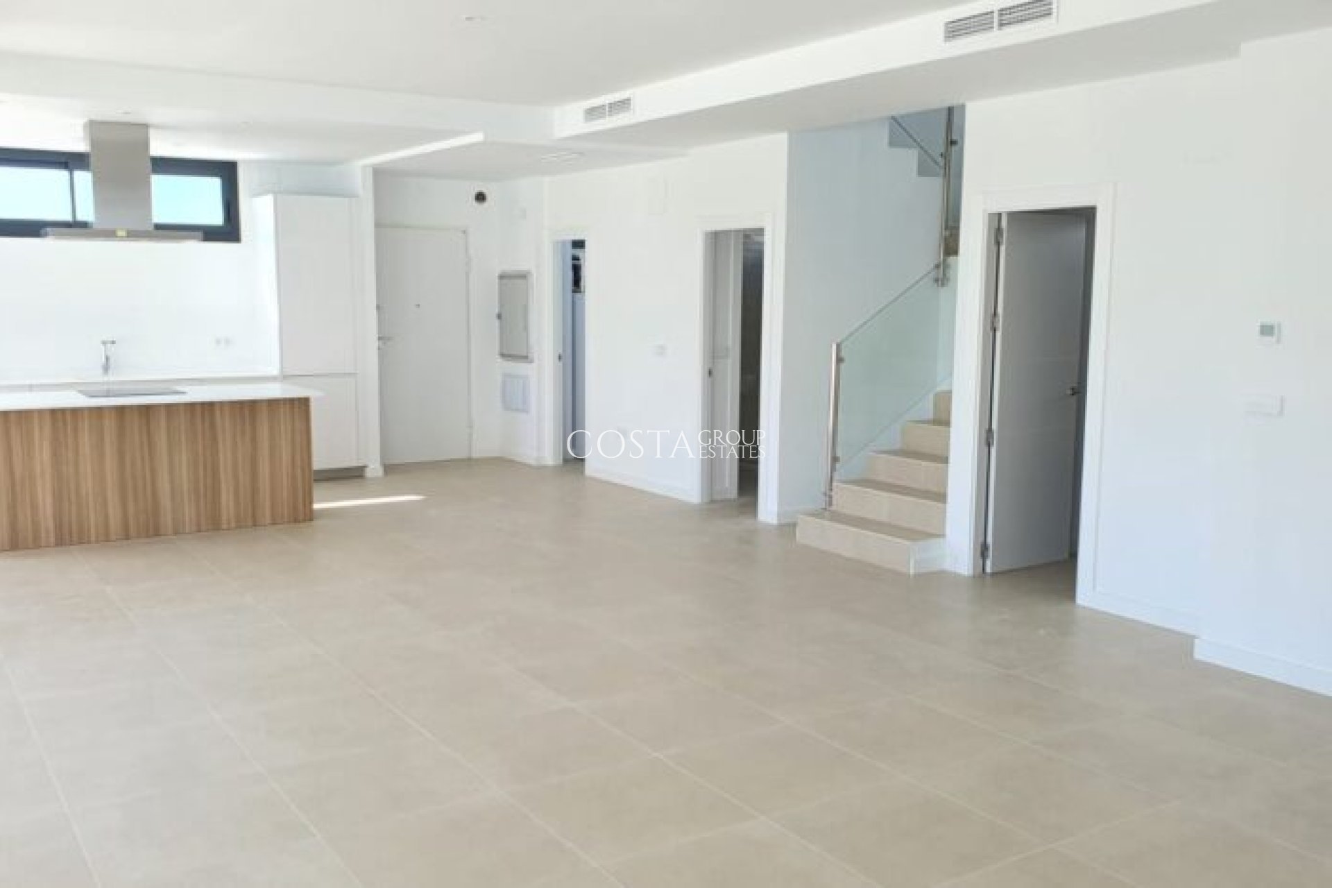 Nowy budynek - Willa -
Manilva