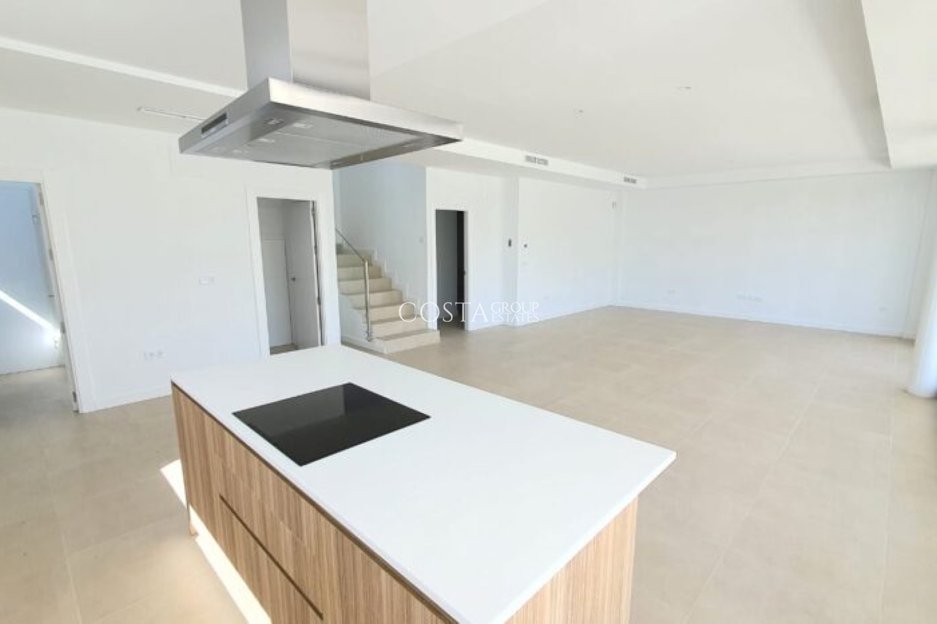 Nowy budynek - Willa -
Manilva