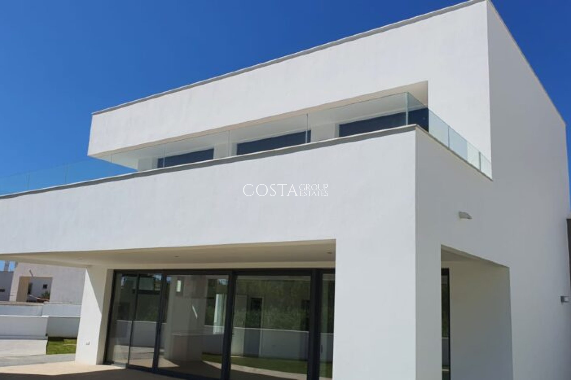 Nowy budynek - Willa -
Manilva