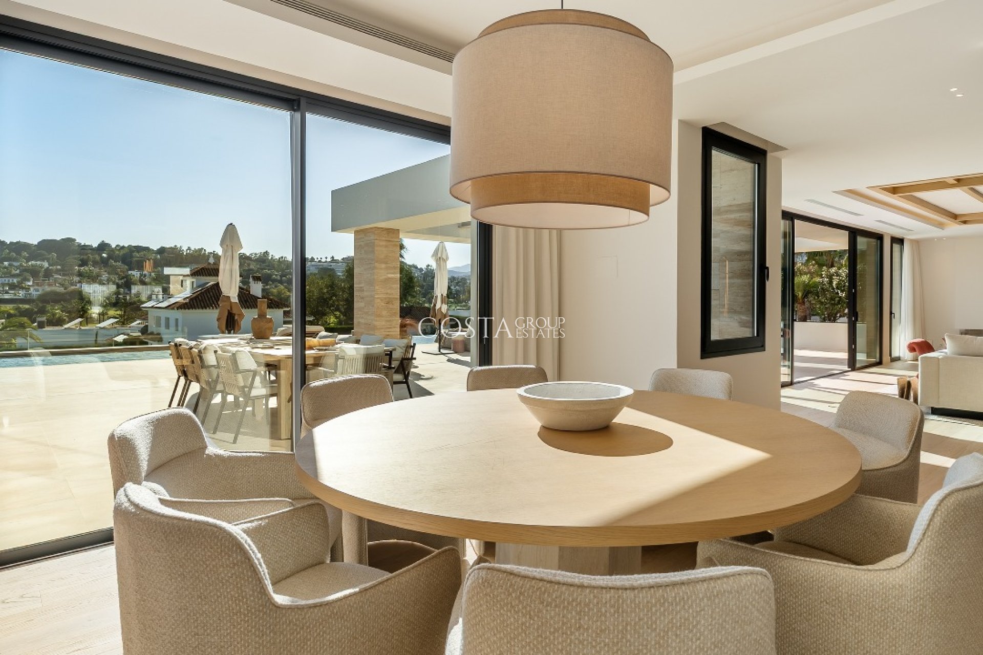 Nowy budynek - Willa -
Marbella