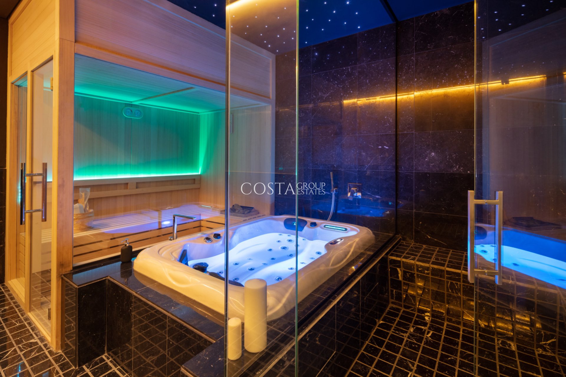 Nowy budynek - Willa -
Marbella