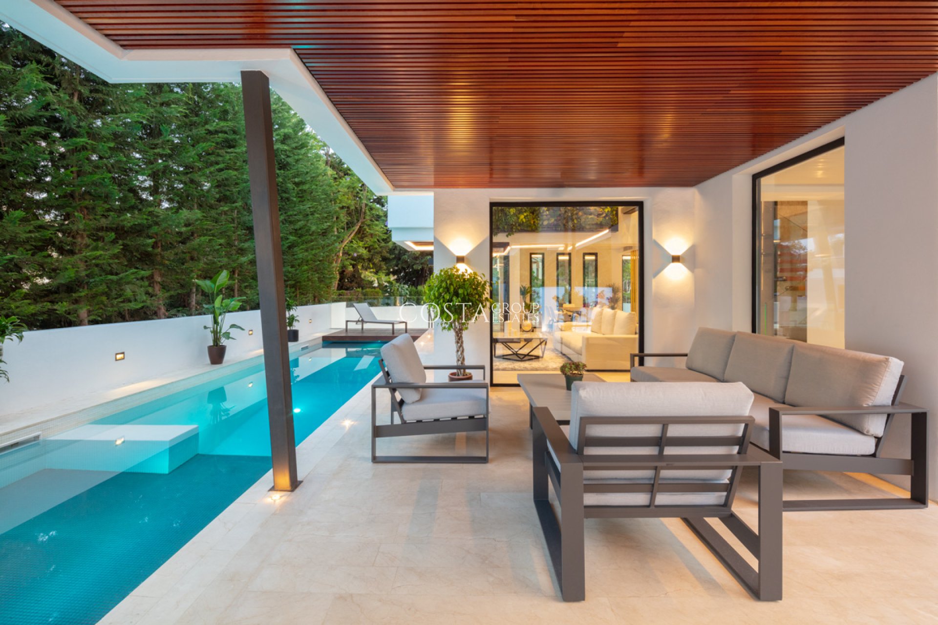 Nowy budynek - Willa -
Marbella