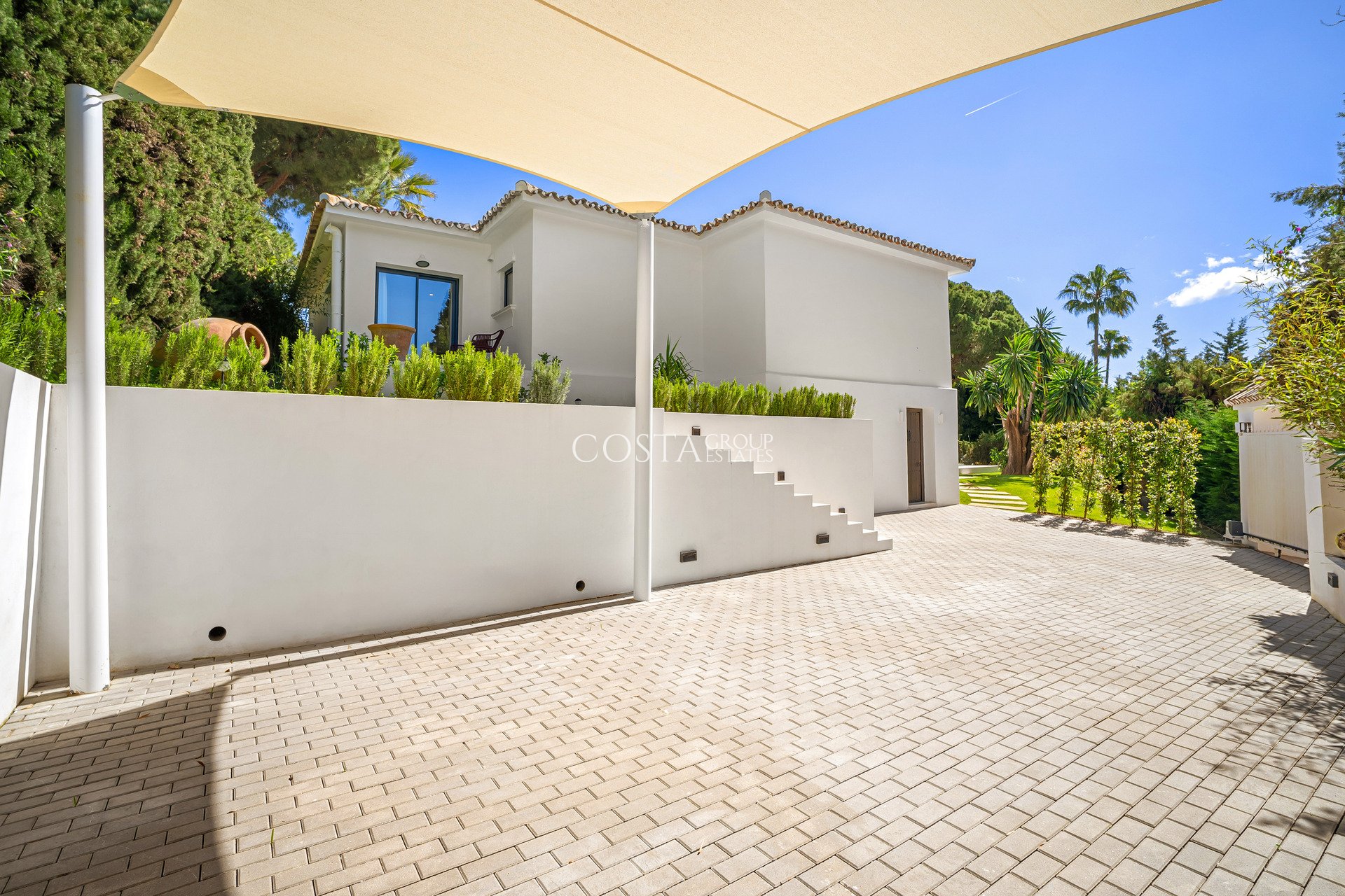 Nowy budynek - Willa -
Marbella