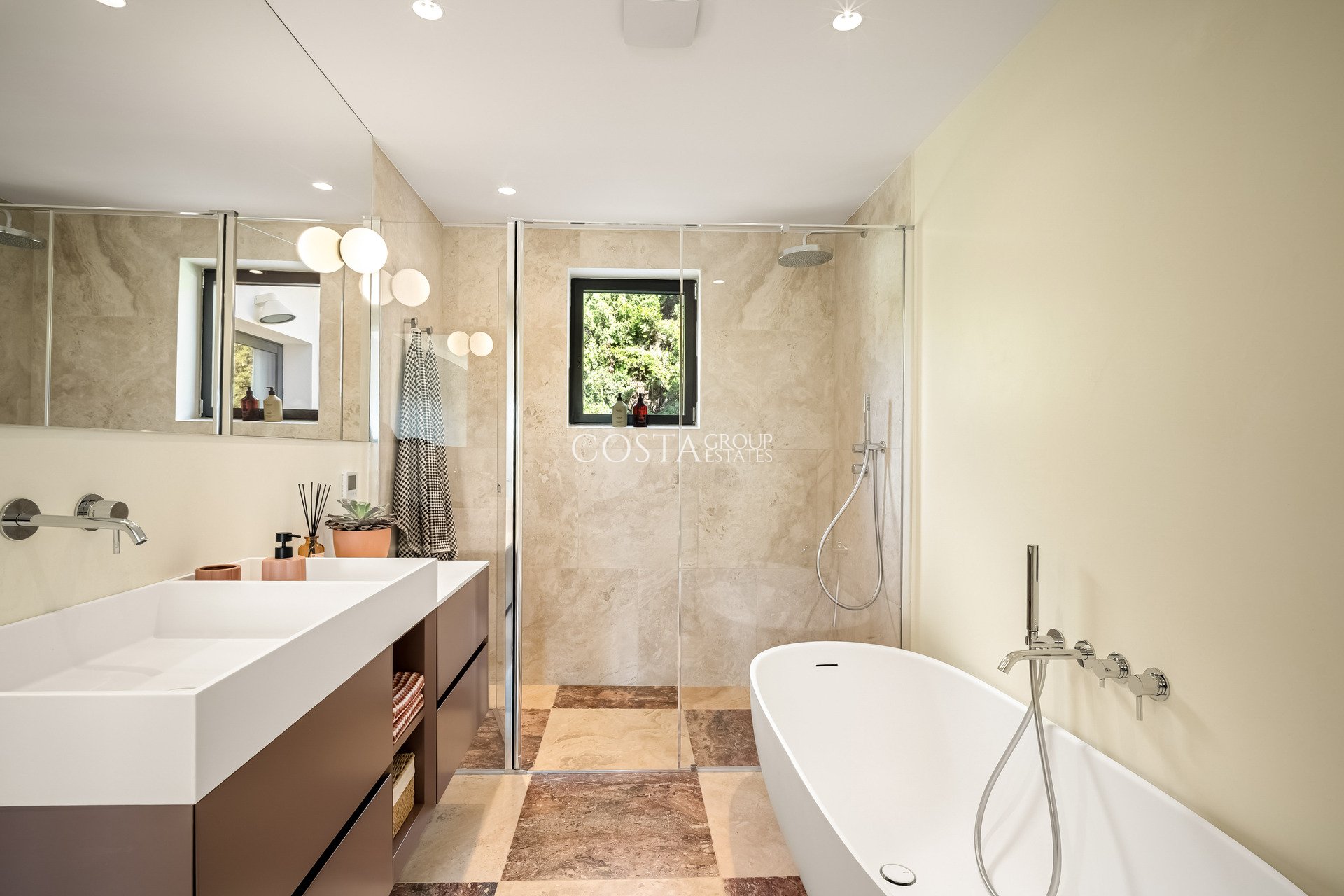 Nowy budynek - Willa -
Marbella