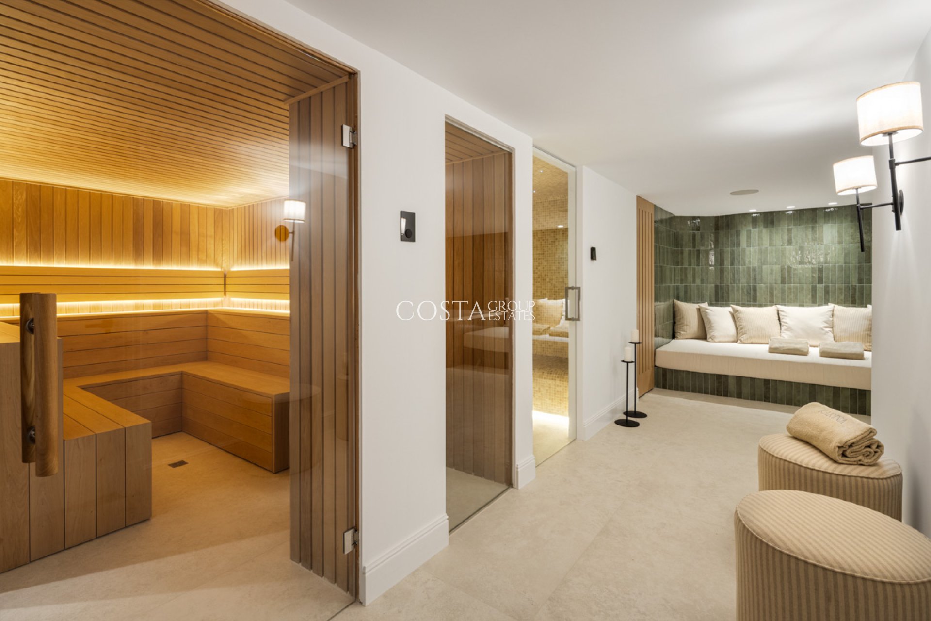 Nowy budynek - Willa -
Marbella