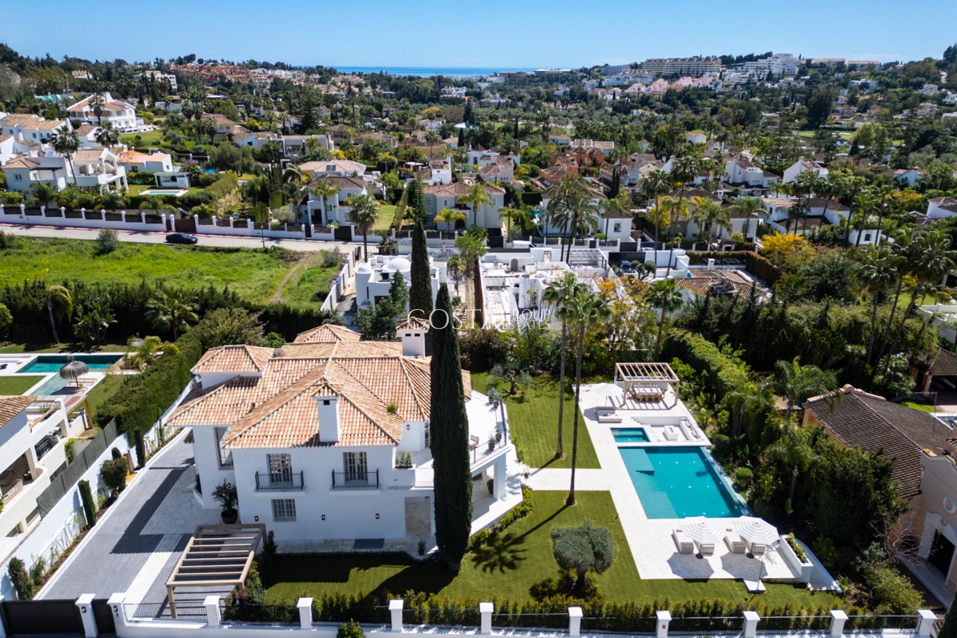 Nowy budynek - Willa -
Marbella