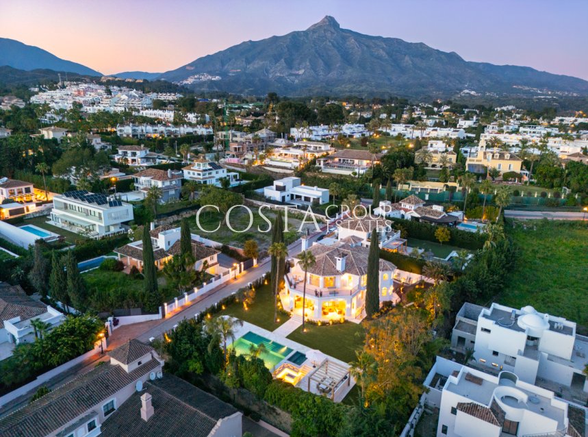 Nowy budynek - Willa -
Marbella