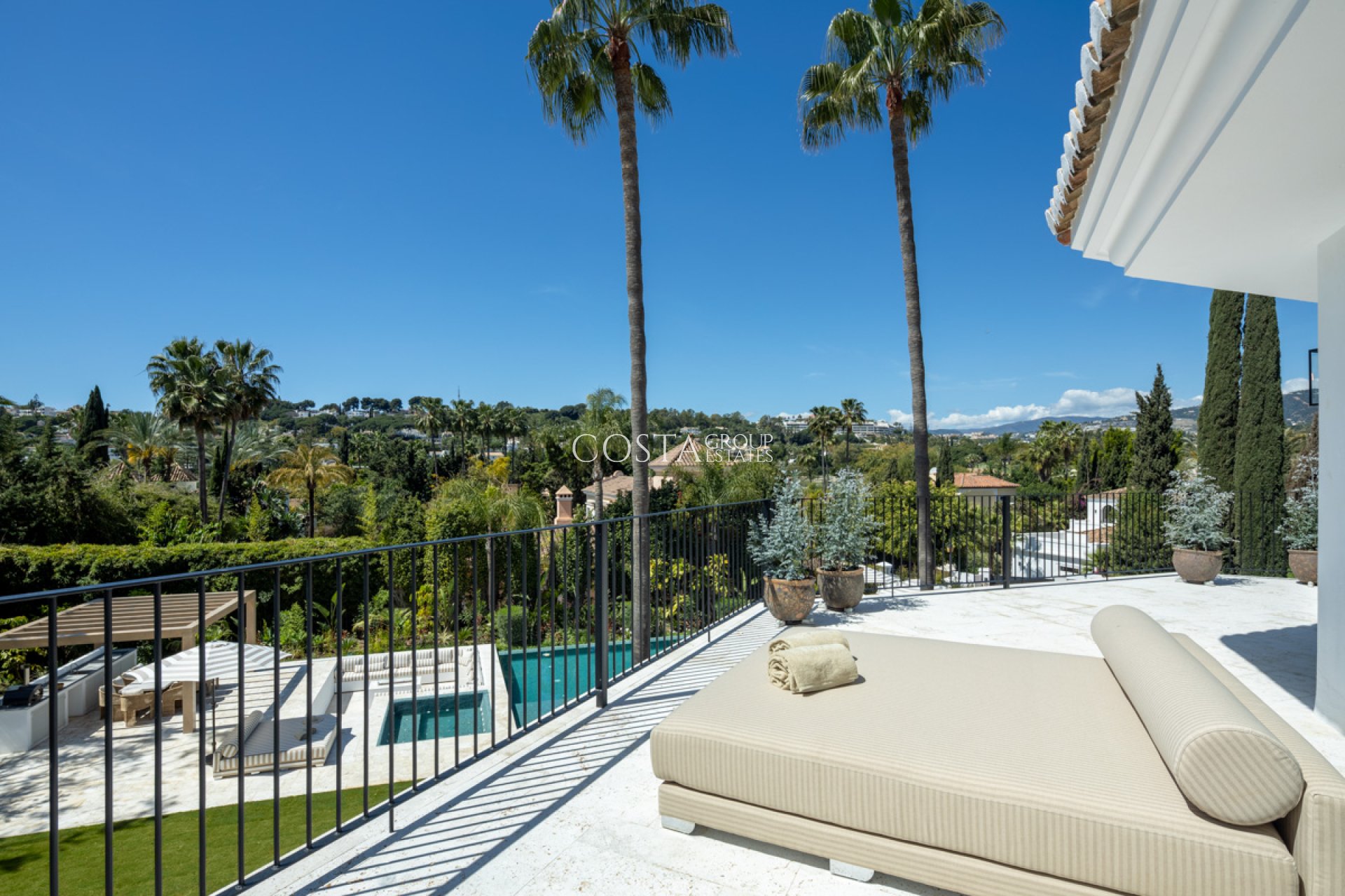 Nowy budynek - Willa -
Marbella