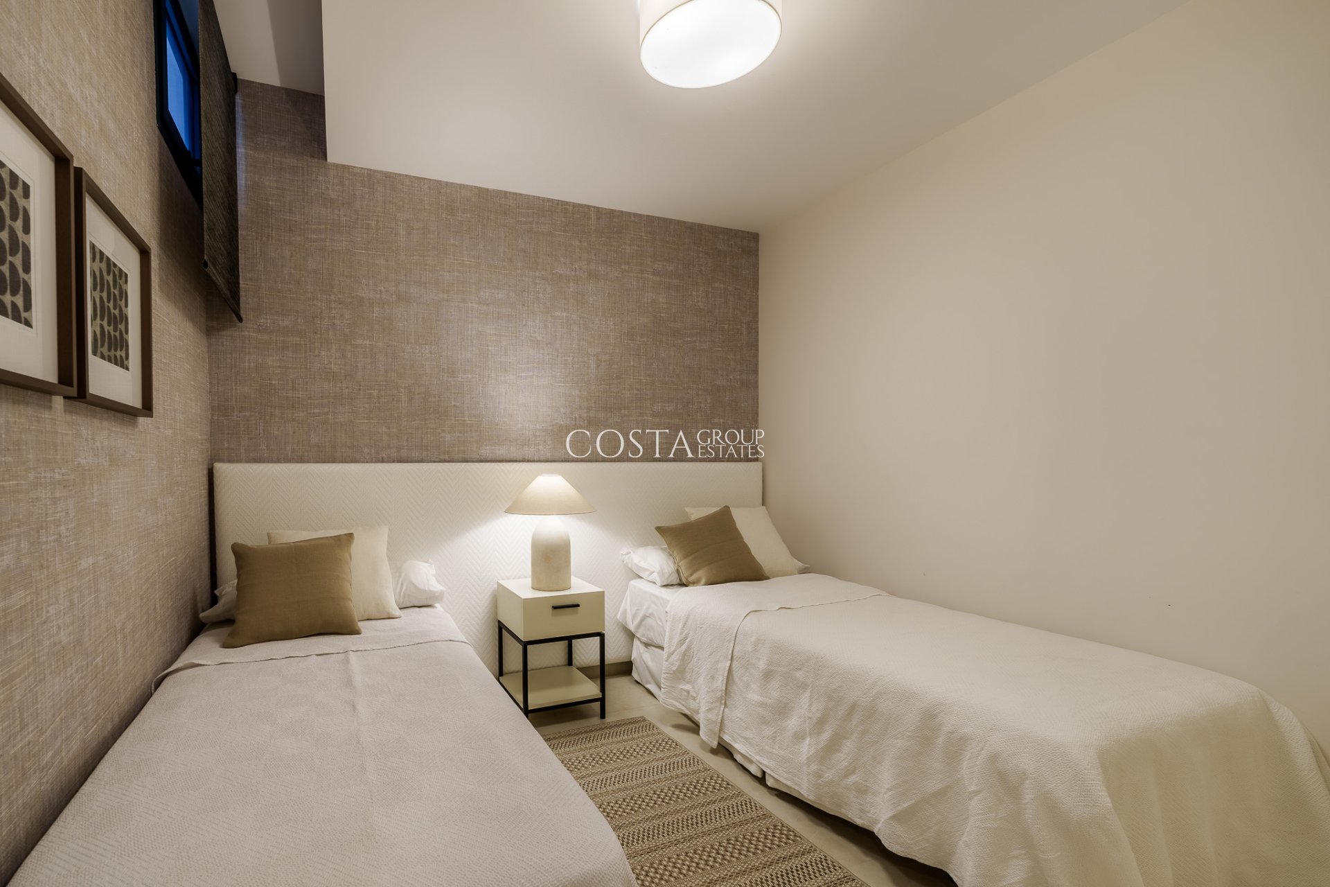 Nowy budynek - Willa -
Marbella