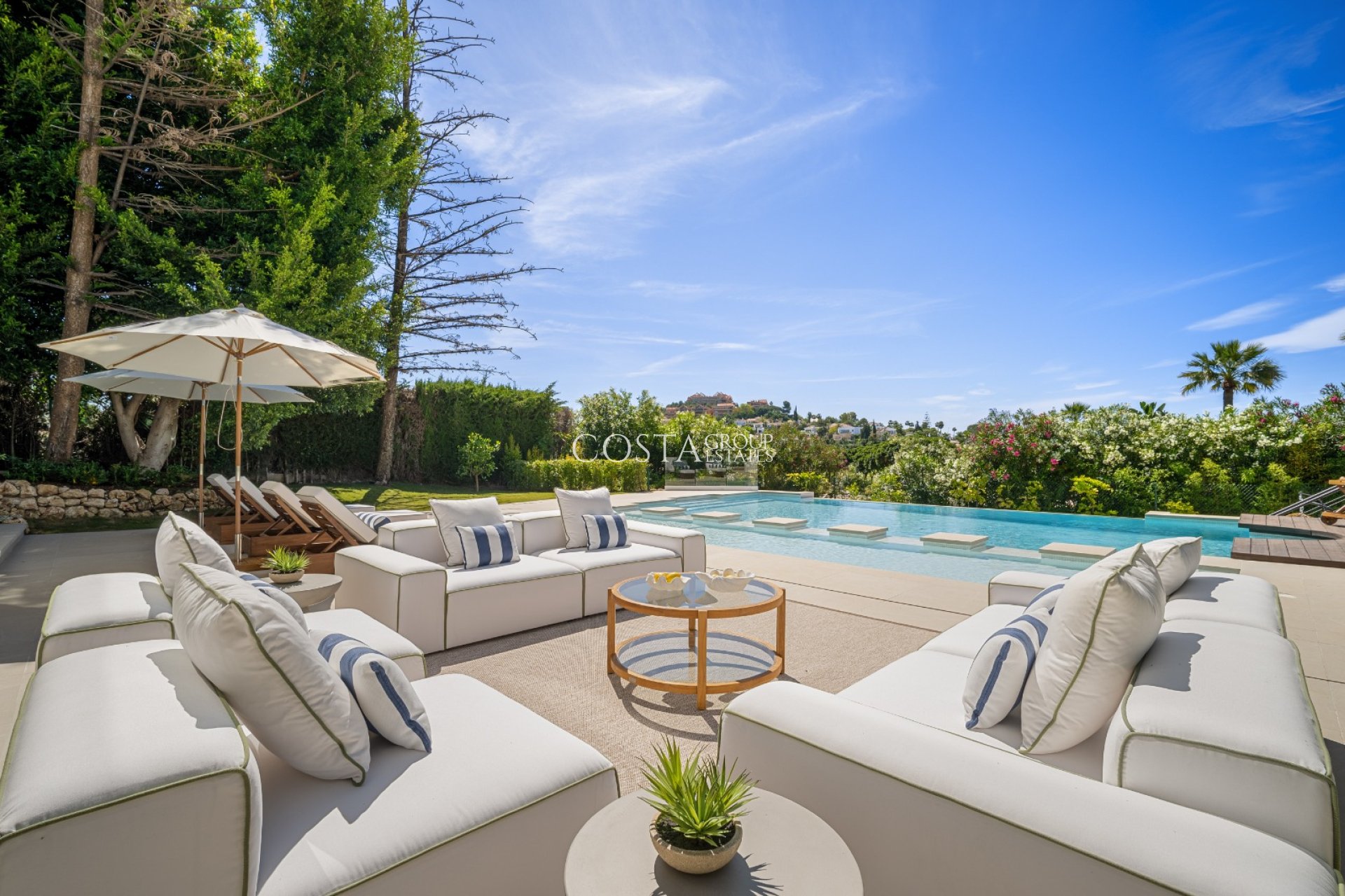 Nowy budynek - Willa -
Marbella