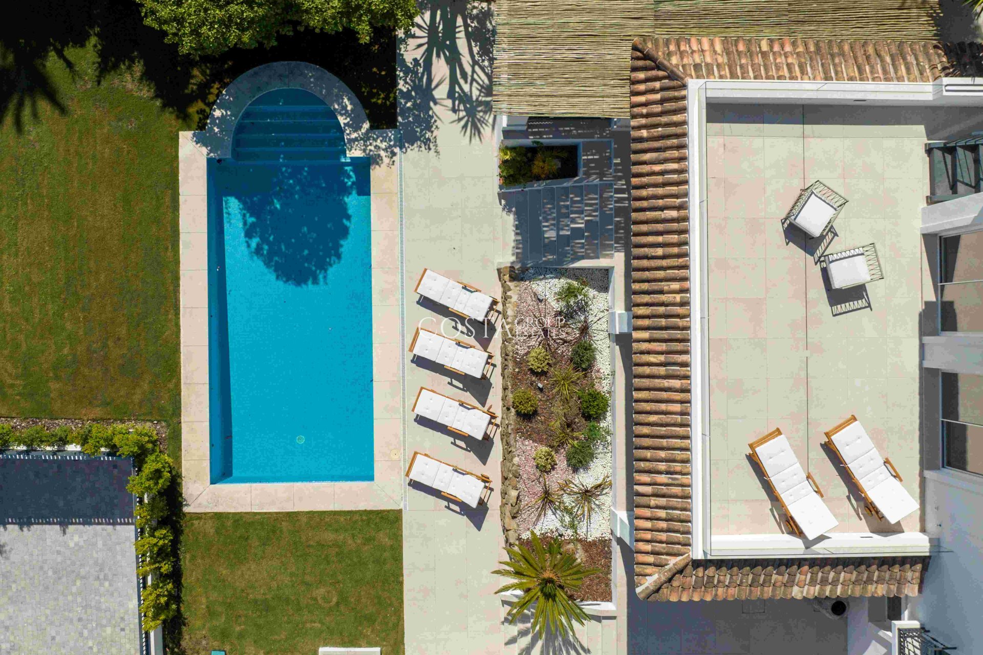 Nowy budynek - Willa -
Marbella