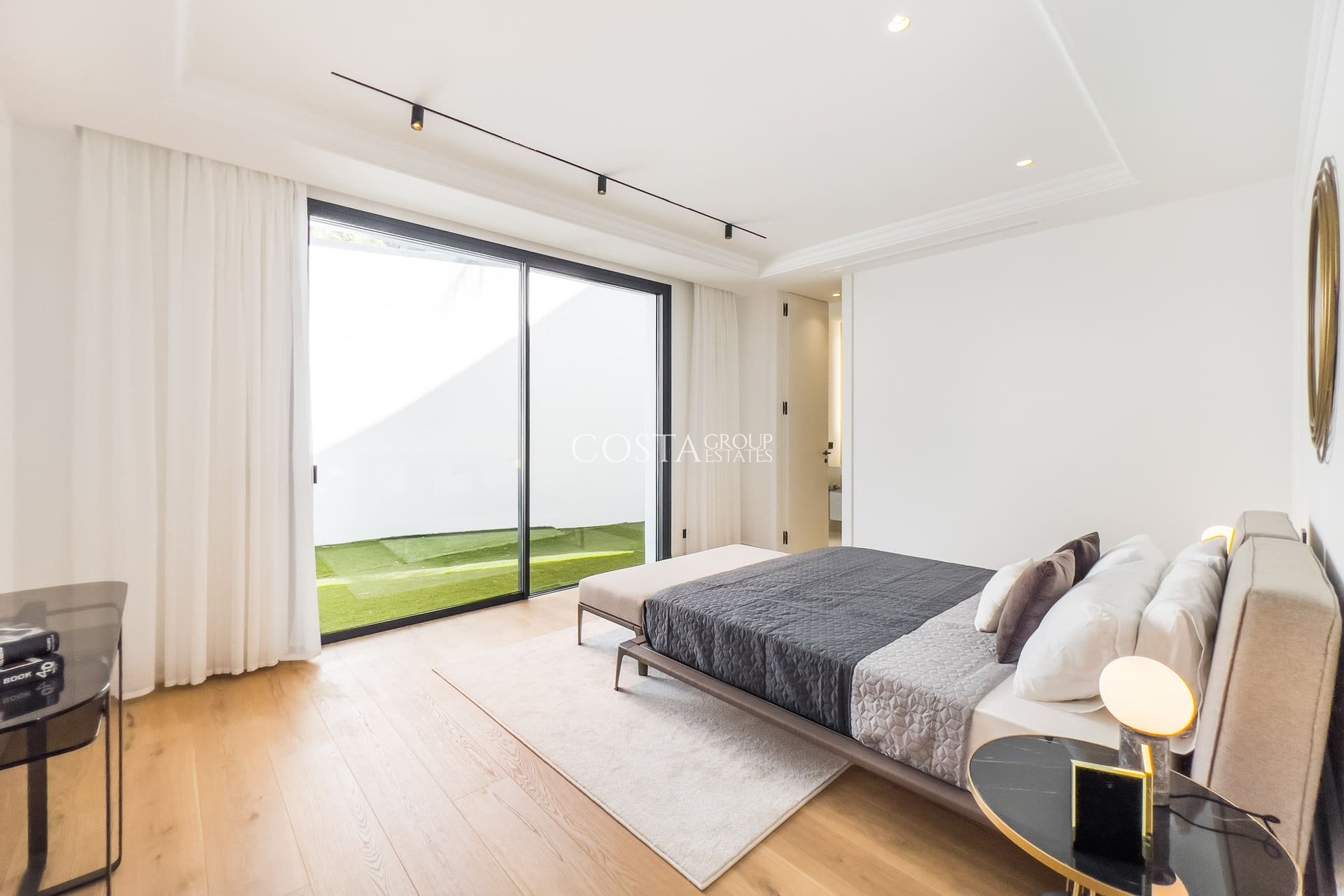 Nowy budynek - Willa -
Marbella