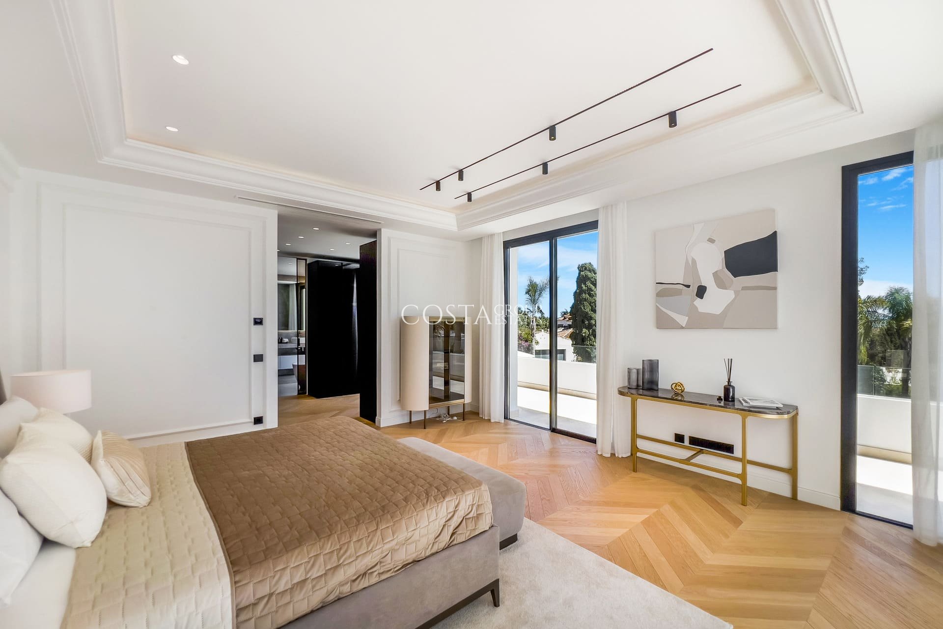 Nowy budynek - Willa -
Marbella