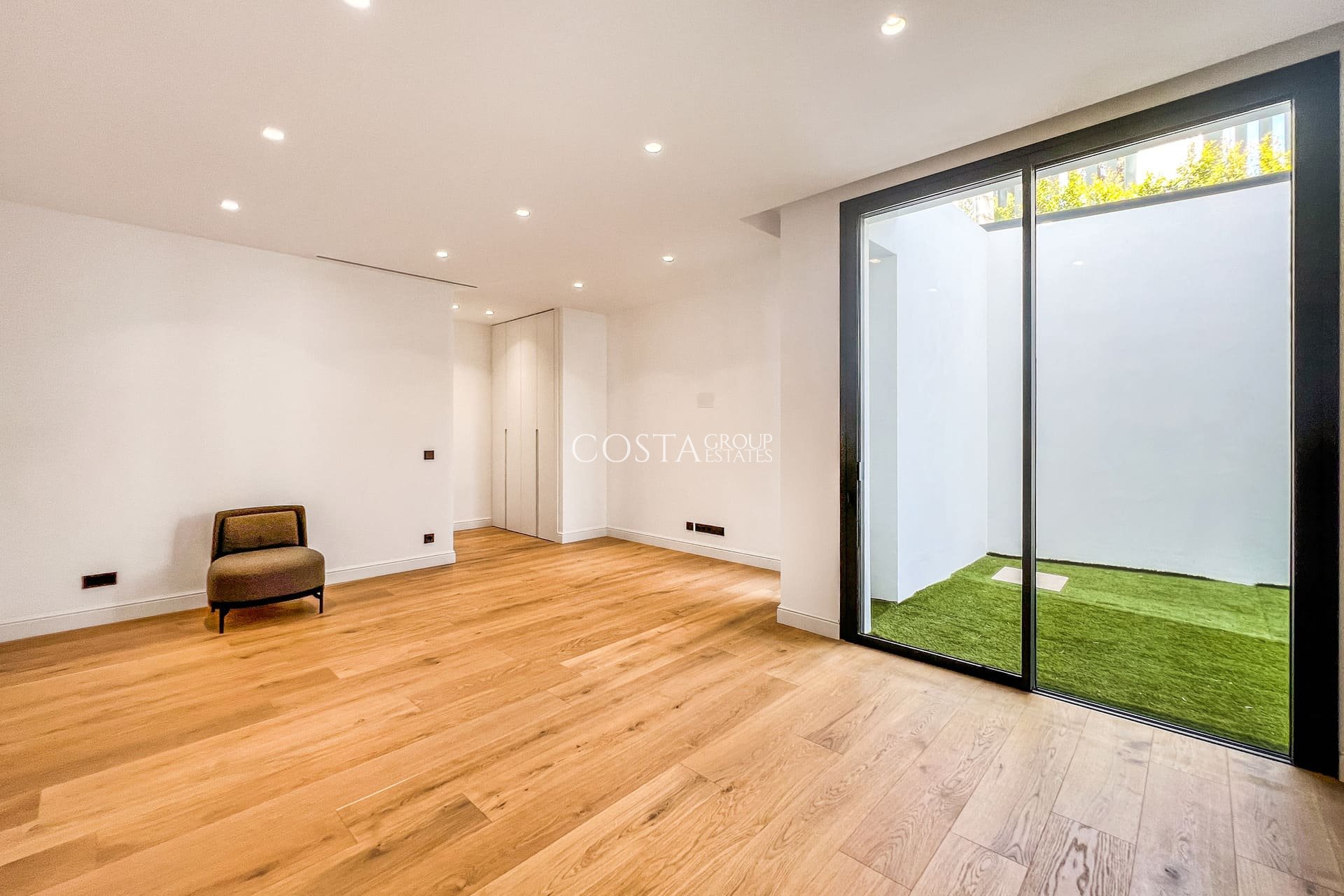 Nowy budynek - Willa -
Marbella