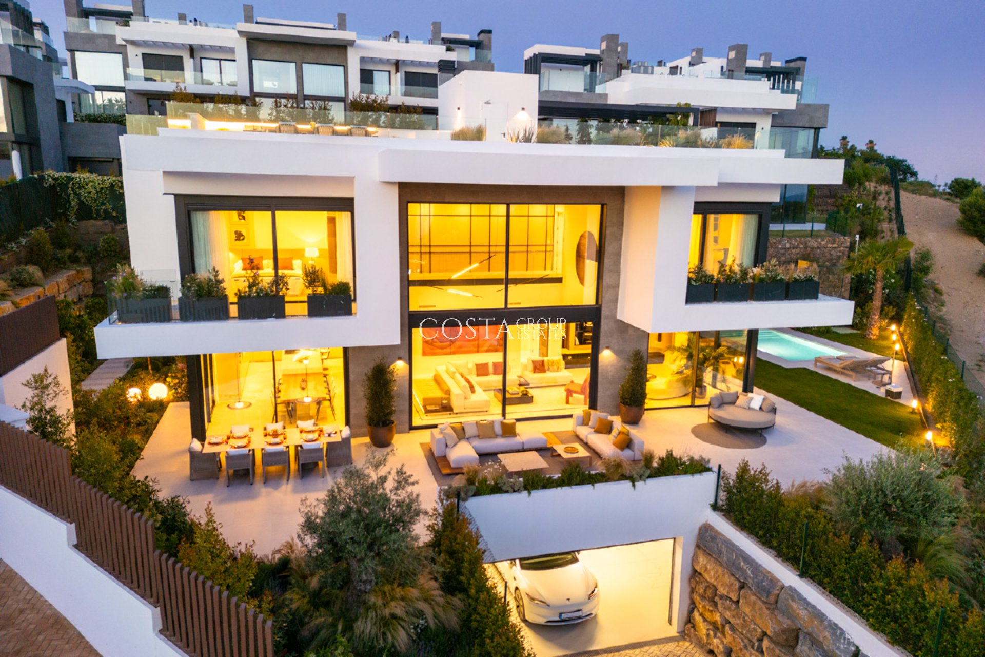 Nowy budynek - Willa -
Marbella