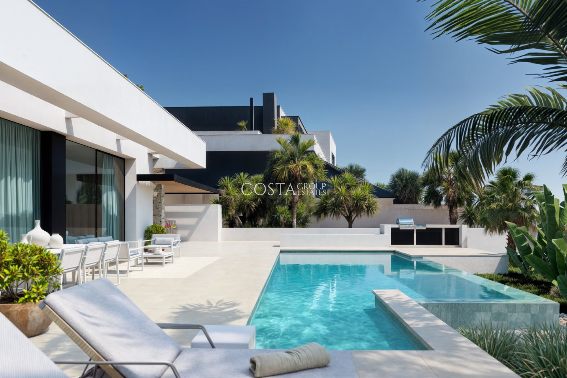 Nowy budynek - Willa -
Moraira