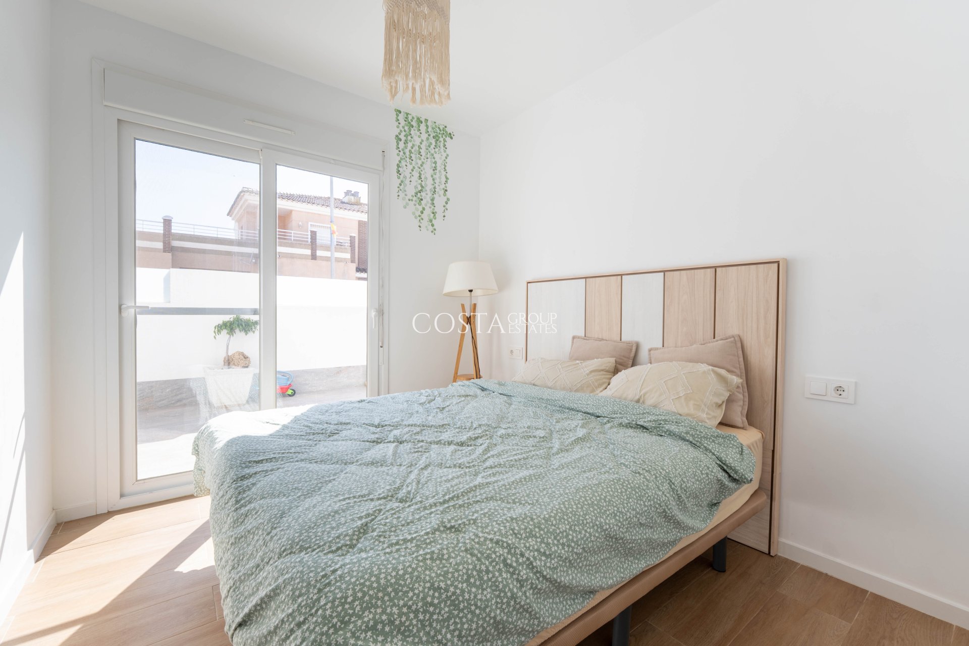 Nowy budynek - Willa -
Murcia