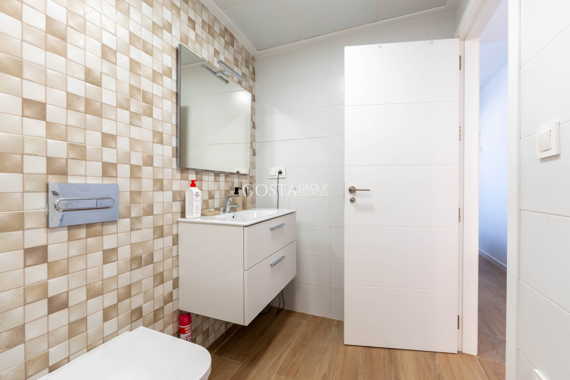 Nowy budynek - Willa -
Murcia