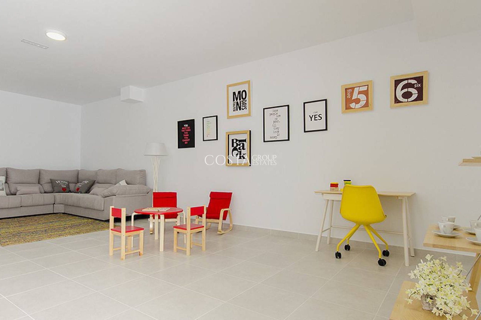 Nowy budynek - Willa -
Orihuela Costa