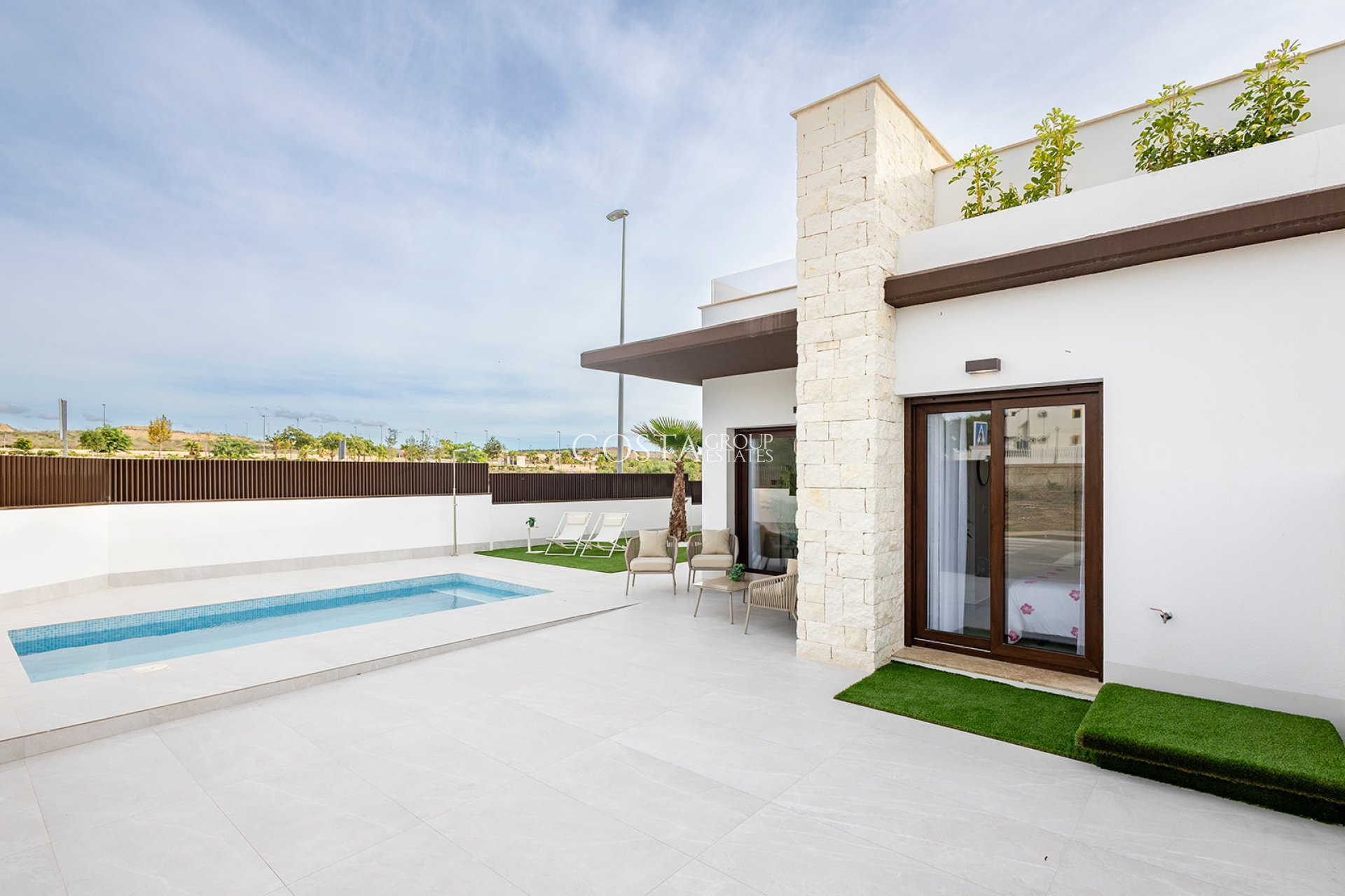 Nowy budynek - Willa -
Orihuela Costa