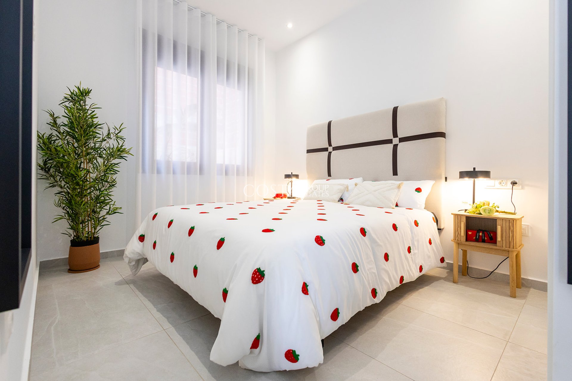 Nowy budynek - Willa -
Orihuela Costa