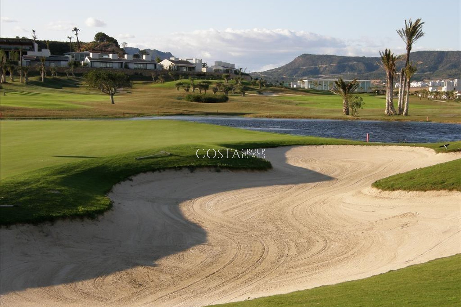 Nowy budynek - Willa -
Peraleja Golf