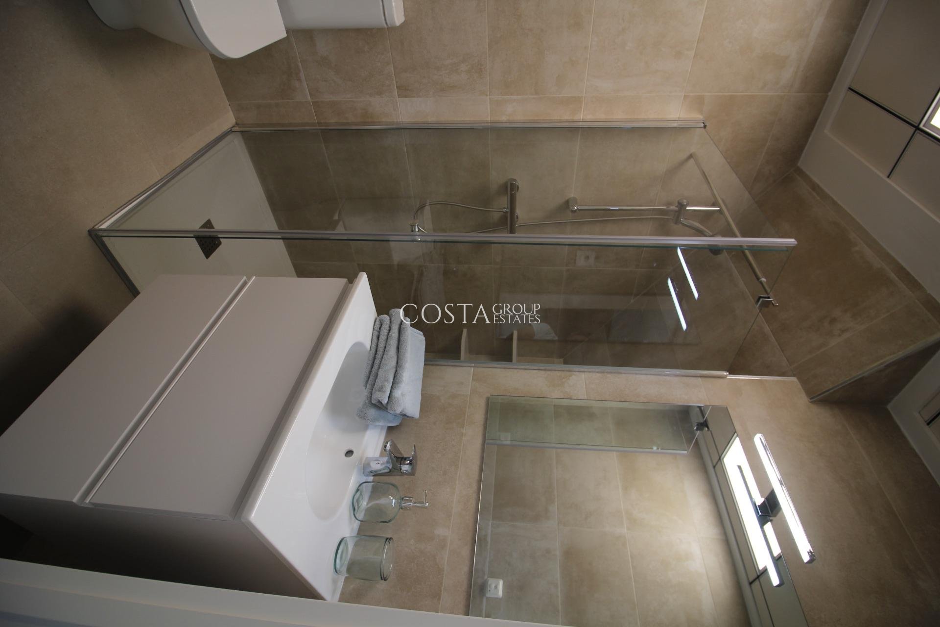 Nowy budynek - Willa -
Pilar de la Horadada - parque Andromeda