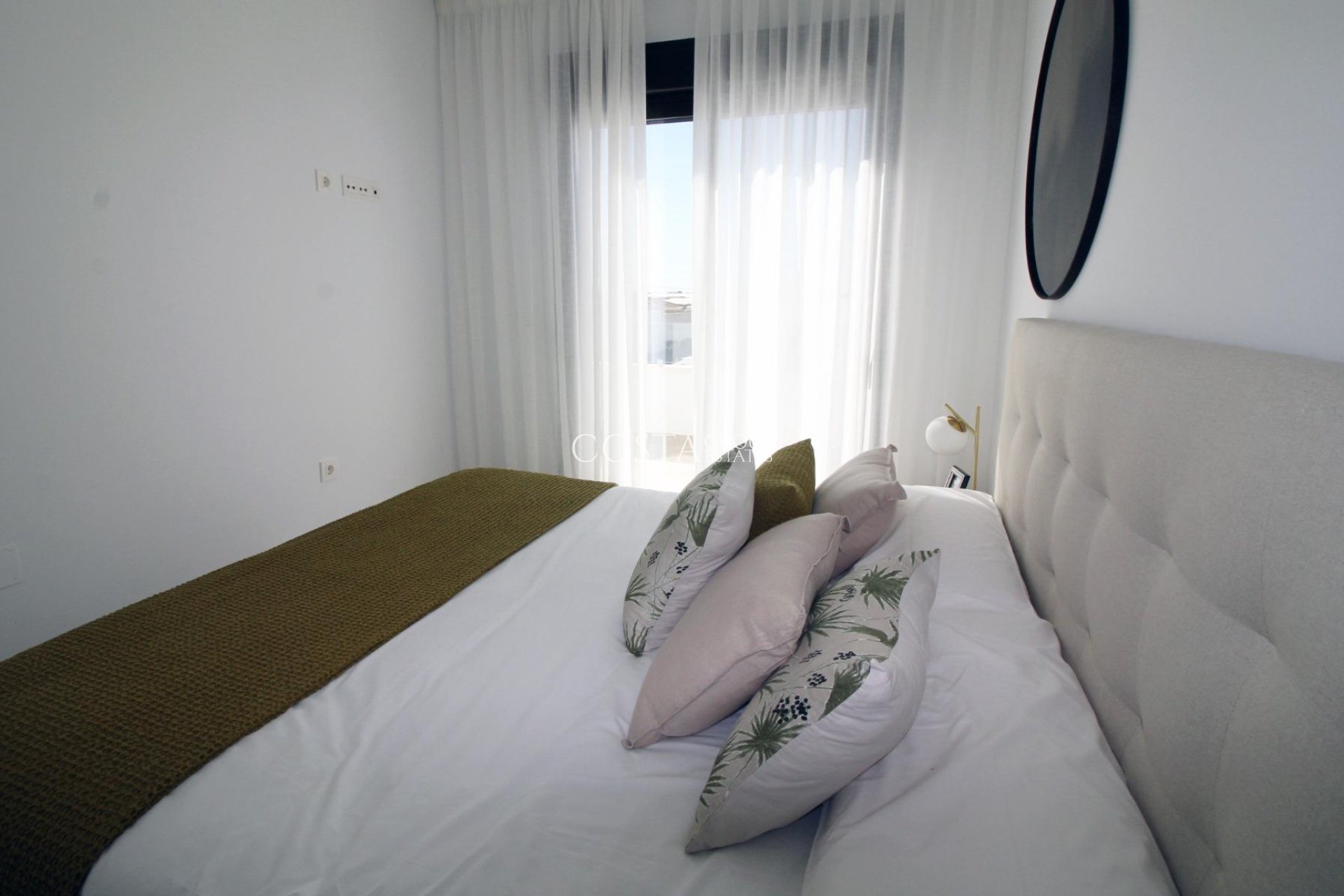 Nowy budynek - Willa -
Pilar de la Horadada - parque Andromeda