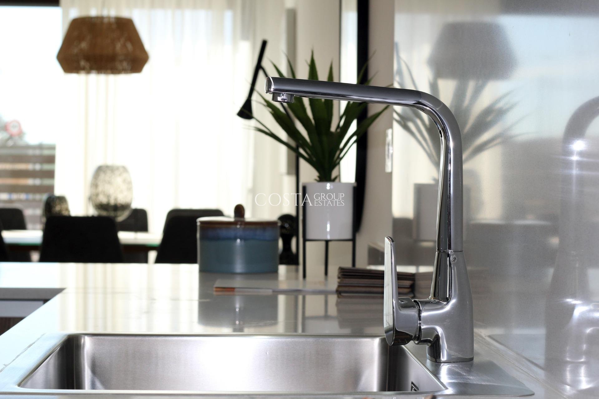 Nowy budynek - Willa -
Pilar de la Horadada - parque Andromeda