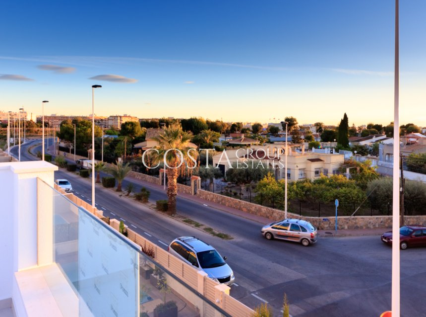 Nowy budynek - Willa -
Pilar de la Horadada - Pilar De La Horadada